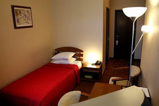 Single room in hotels