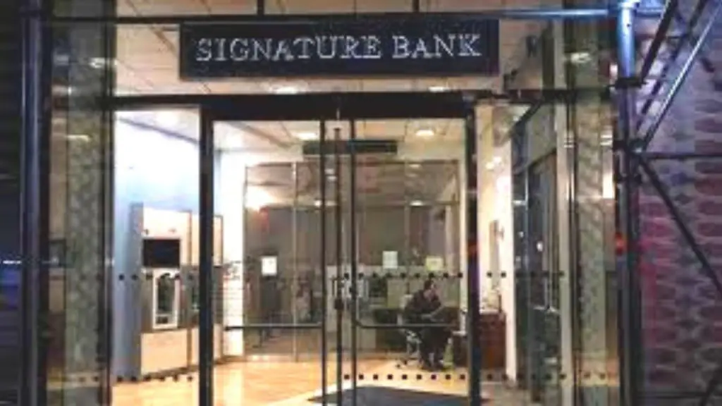 signature bank collapses after svb